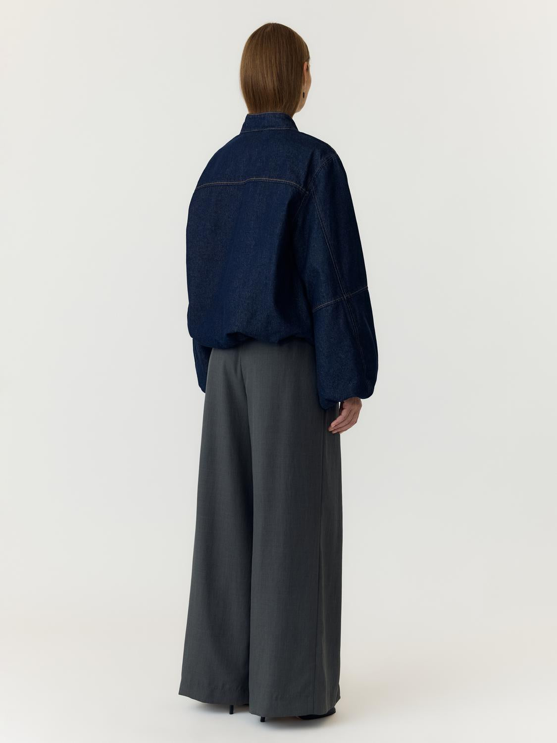 model_shot-back
